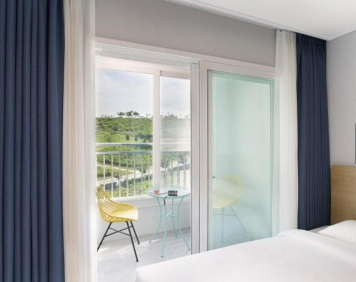Yeosu Hotel First City Экстерьер фото