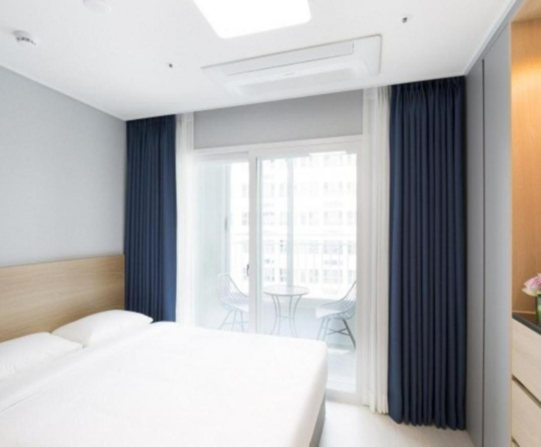 Yeosu Hotel First City Экстерьер фото