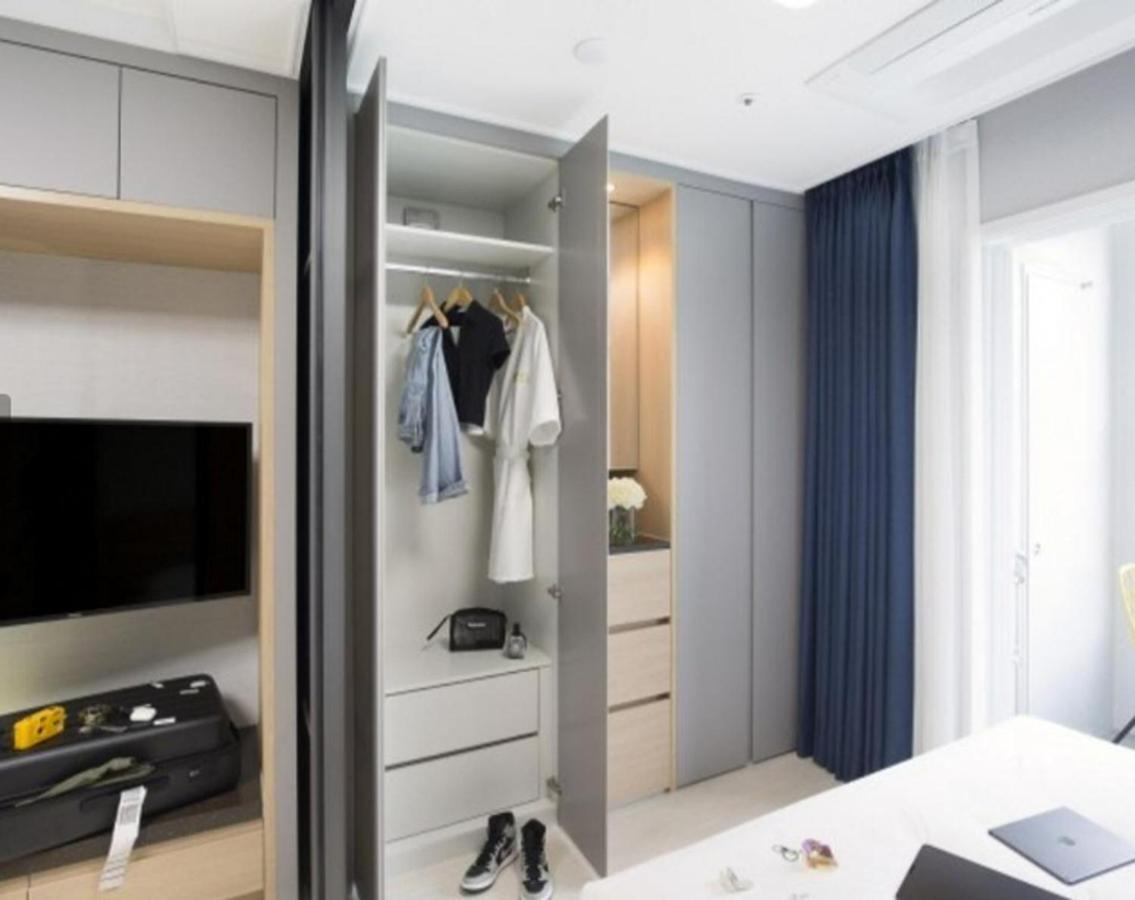 Yeosu Hotel First City Экстерьер фото