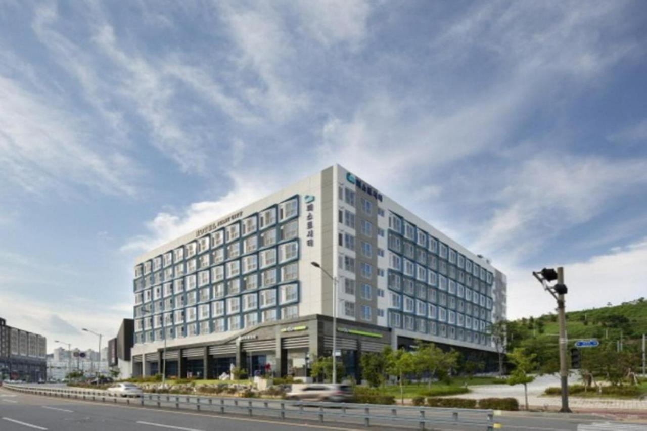 Yeosu Hotel First City Экстерьер фото
