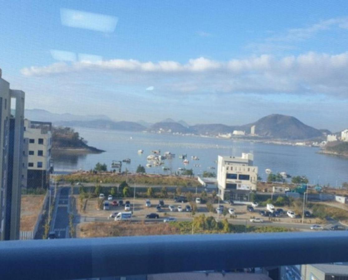 Yeosu Hotel First City Экстерьер фото