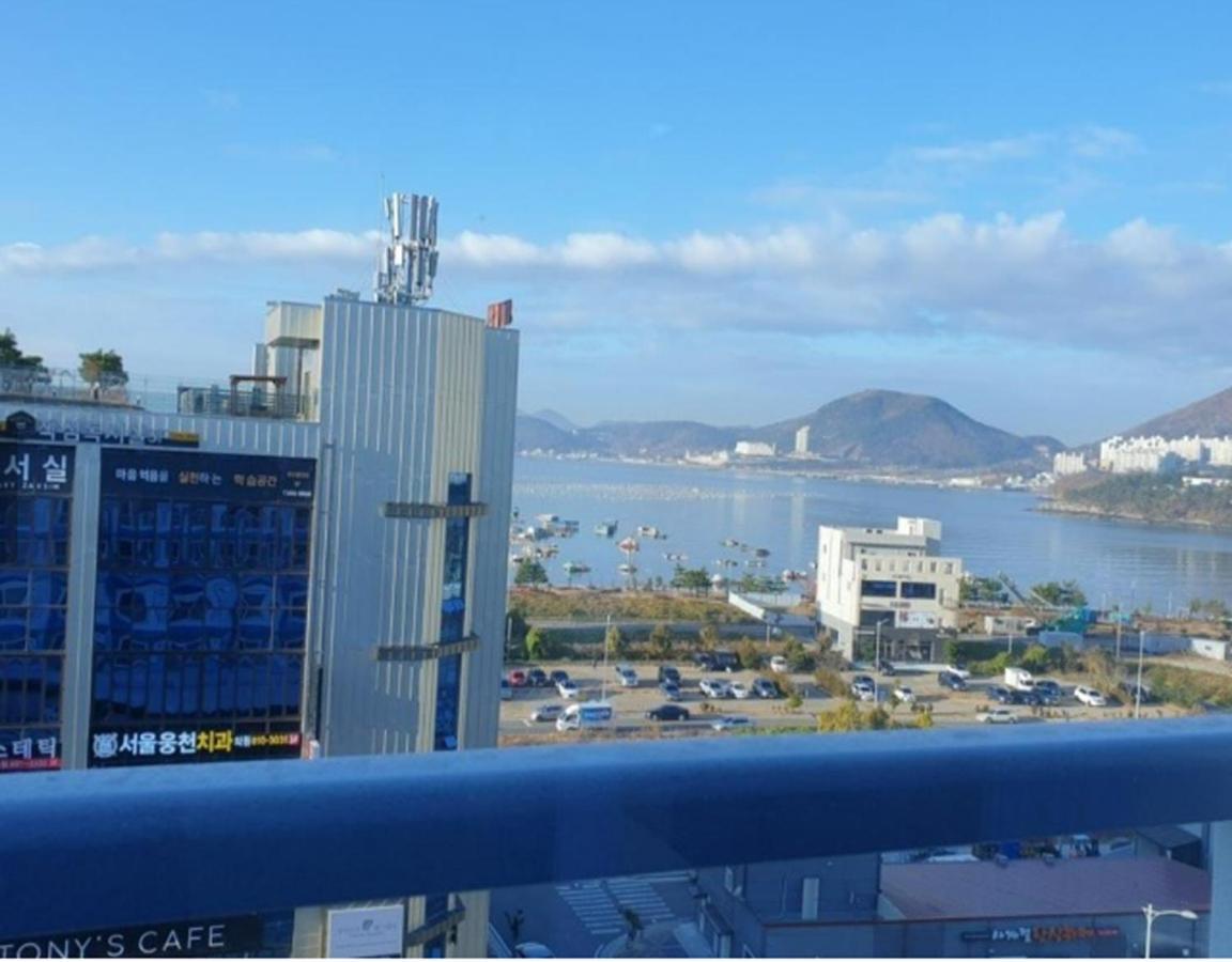 Yeosu Hotel First City Экстерьер фото