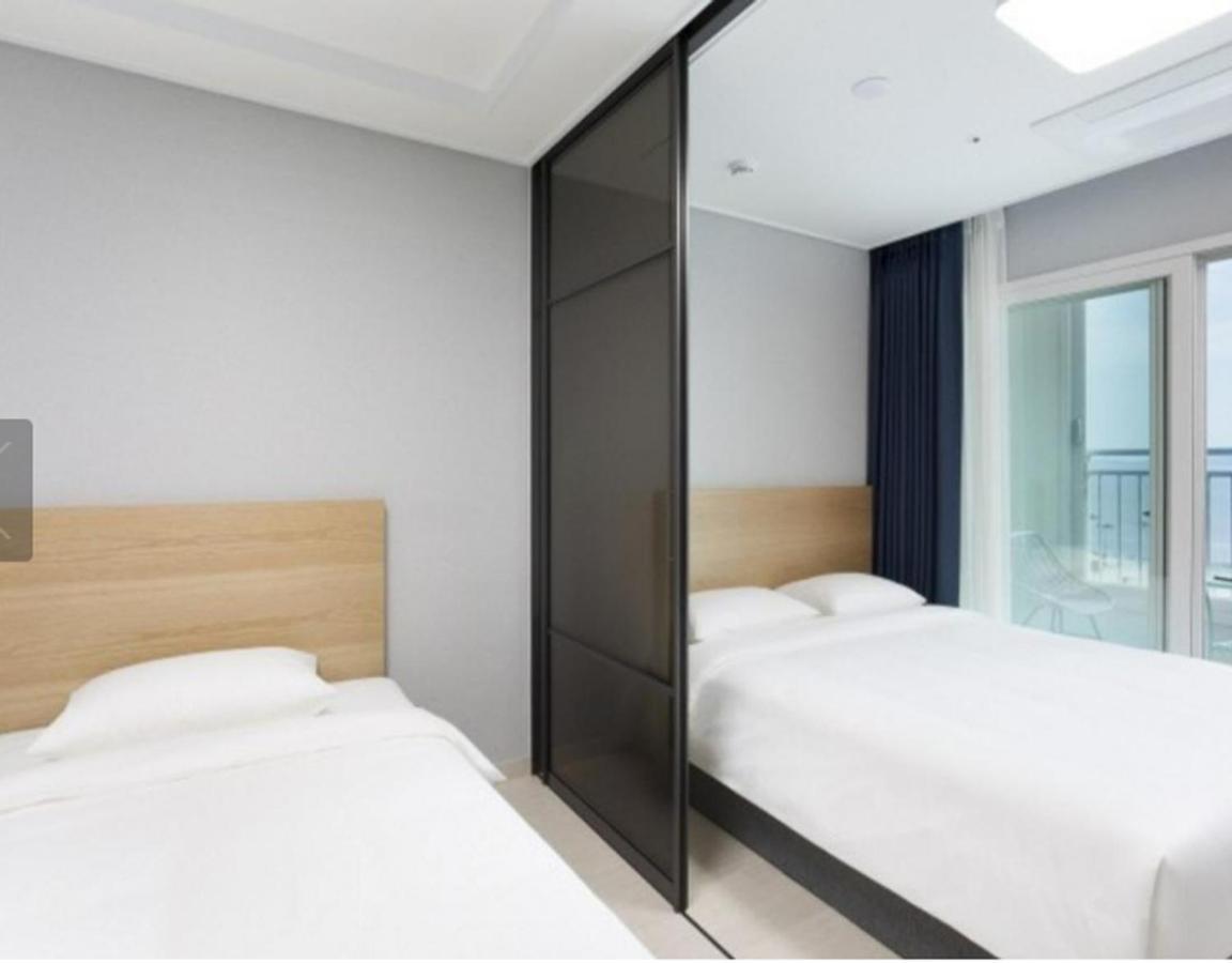 Yeosu Hotel First City Экстерьер фото