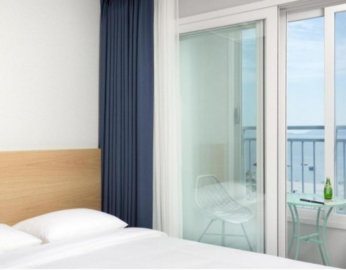 Yeosu Hotel First City Экстерьер фото