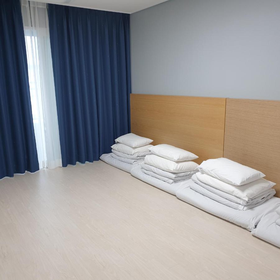 Yeosu Hotel First City Экстерьер фото