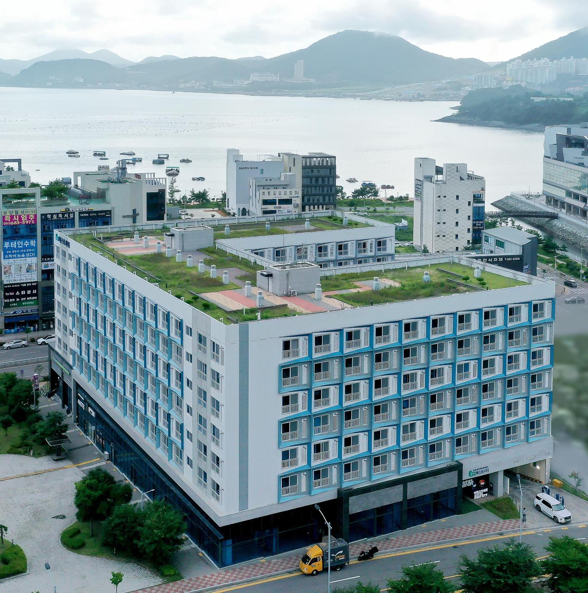 Yeosu Hotel First City Экстерьер фото