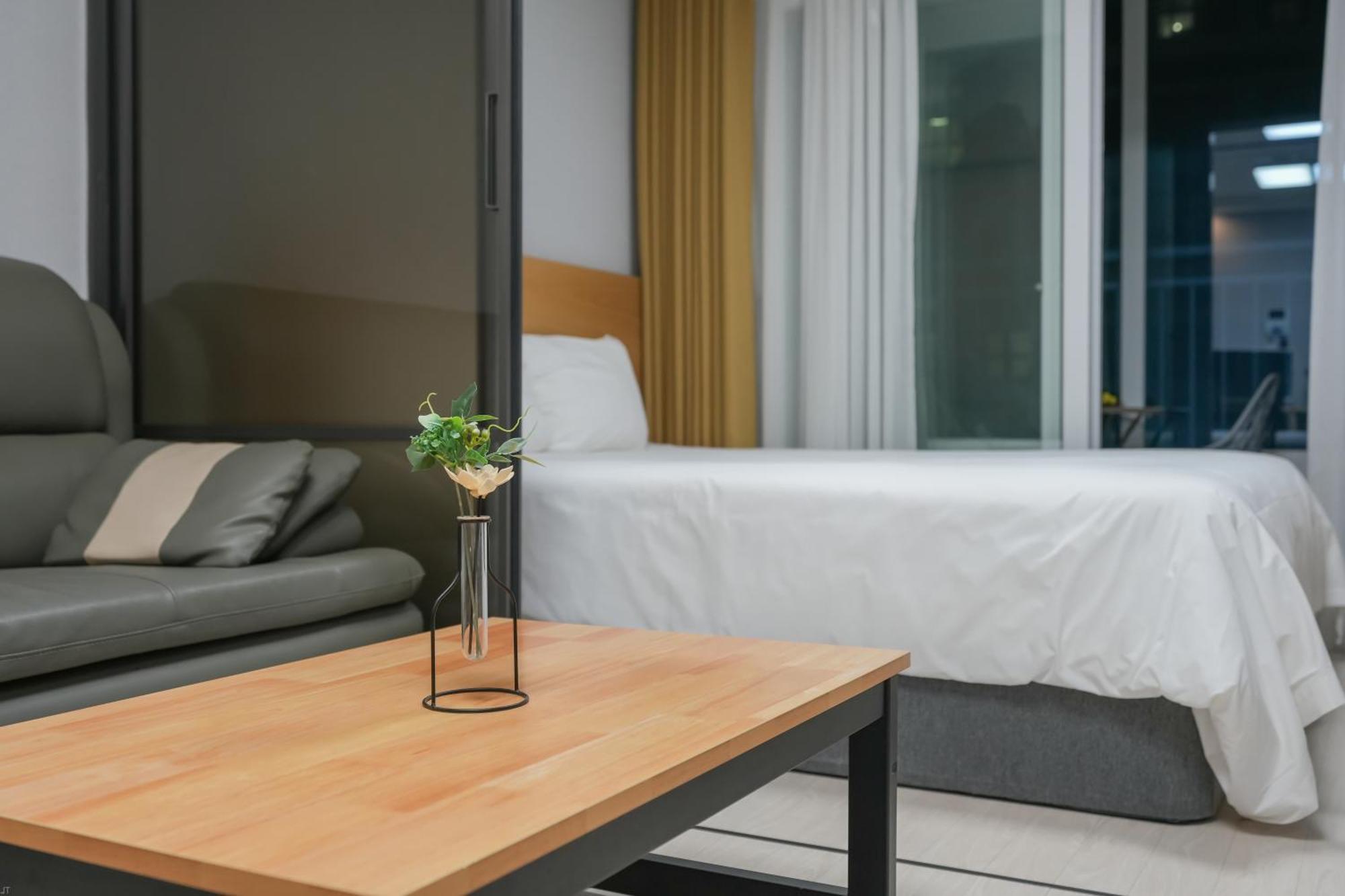 Yeosu Hotel First City Экстерьер фото